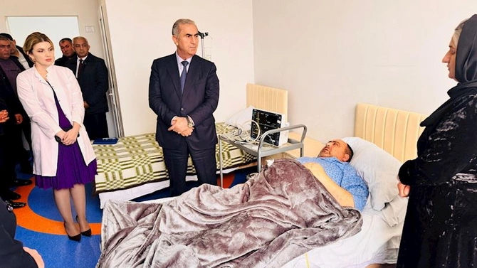 Sevindik Hətəmov Hacıqabulda müalicə olunan şəhid valideynləri ziyarət etdi — FOTOLAR Sevindik Hətəmov Hacıqabulda müalicə olunan şəhid valideynləri ziyarət etdi — FOTOLAR
