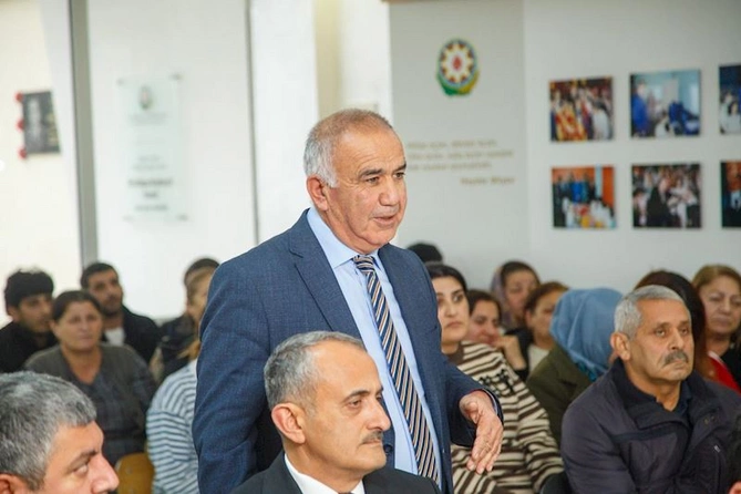 İcra başçısı kənddə səyyar qəbul keçirdi — FOTOLAR
