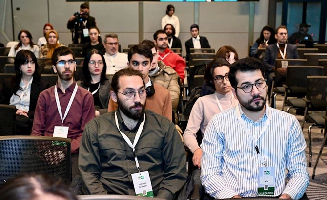 “Oyun texnologiyalarının inkişafında yüksəliş və əməkdaşlıq imkanları mövzusunda panel sessiya keçirilib — FOTOLAR