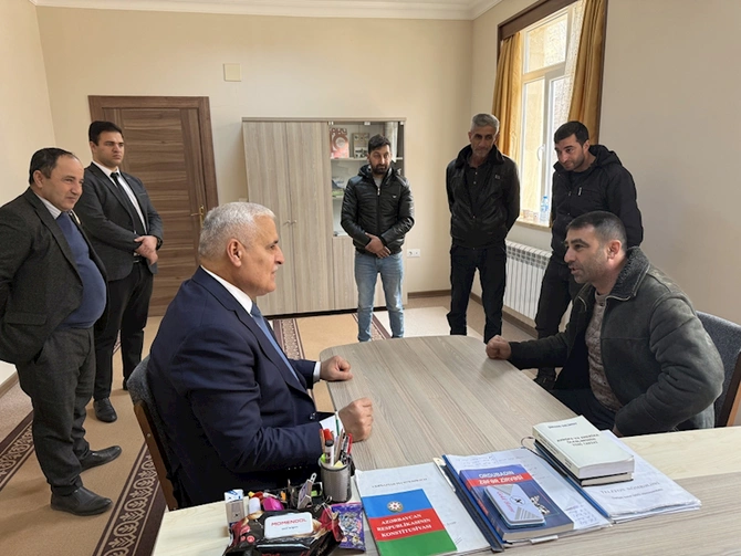 Vüqar Rəhimzadə Ordubadda seçiciləri ilə növbəti görüşünü keçirib — FOTOLAR Vüqar Rəhimzadə Ordubadda seçiciləri ilə növbəti görüşünü keçirib — FOTOLAR