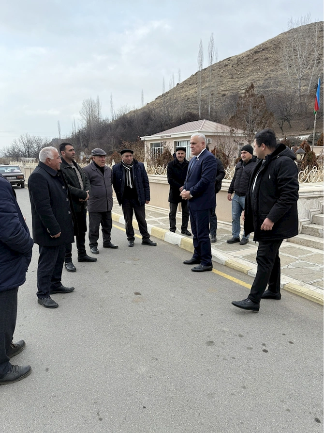 Vüqar Rəhimzadə Ordubadda seçiciləri ilə növbəti görüşünü keçirib — FOTOLAR Vüqar Rəhimzadə Ordubadda seçiciləri ilə növbəti görüşünü keçirib — FOTOLAR