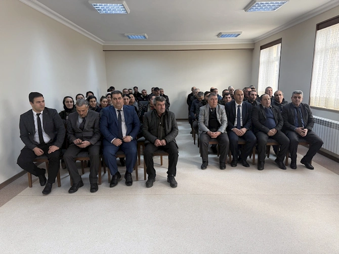 Vüqar Rəhimzadə Ordubadda seçiciləri ilə növbəti görüşünü keçirib — FOTOLAR Vüqar Rəhimzadə Ordubadda seçiciləri ilə növbəti görüşünü keçirib — FOTOLAR