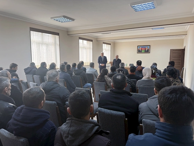 Vüqar Rəhimzadə Ordubadda seçiciləri ilə növbəti görüşünü keçirib — FOTOLAR Vüqar Rəhimzadə Ordubadda seçiciləri ilə növbəti görüşünü keçirib — FOTOLAR