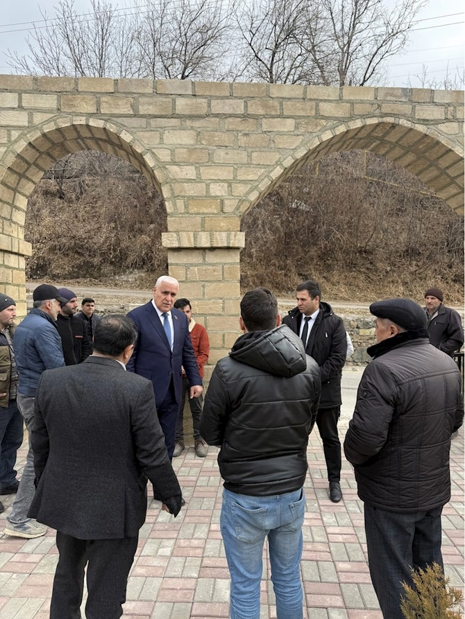 Vüqar Rəhimzadə Ordubadda seçiciləri ilə növbəti görüşünü keçirib — FOTOLAR Vüqar Rəhimzadə Ordubadda seçiciləri ilə növbəti görüşünü keçirib — FOTOLAR