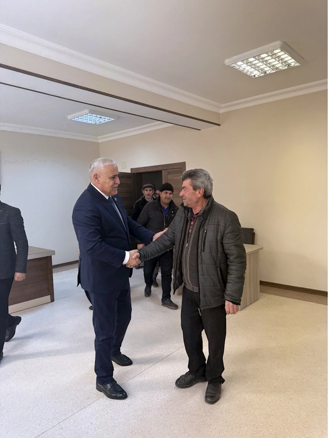 Vüqar Rəhimzadə Ordubadda seçiciləri ilə növbəti görüşünü keçirib — FOTOLAR Vüqar Rəhimzadə Ordubadda seçiciləri ilə növbəti görüşünü keçirib — FOTOLAR