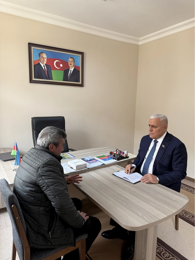 Vüqar Rəhimzadə Ordubadda seçiciləri ilə növbəti görüşünü keçirib — FOTOLAR Vüqar Rəhimzadə Ordubadda seçiciləri ilə növbəti görüşünü keçirib — FOTOLAR