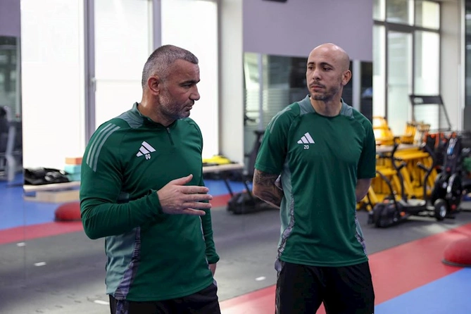 Qarabağla ağlayaraq vidalaşdı — FOTO Qarabağla ağlayaraq vidalaşdı — FOTO