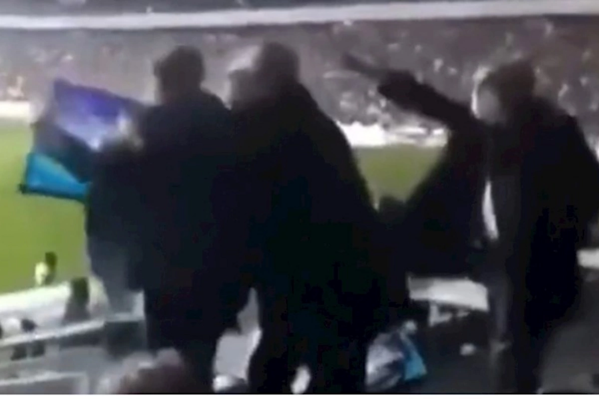 Klub prezidenti hirsləndi, stadionun monitorunu qopardı — VİDEO