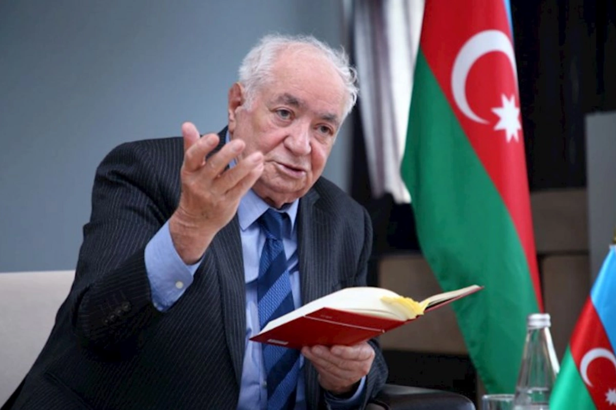 Vahid Əziz: “Ramiz Mehdiyev qoca kişidir, getsin ömrünü yaşasın”