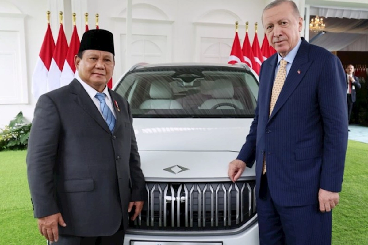 Ərdoğan İndoneziya Prezidentinə Togg hədiyyə etdi