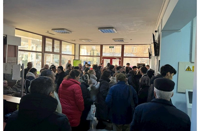 TƏBİB-in sistemi çökdü, xəstəxanalarda AJİOTAJ — FOTOLAR TƏBİB-in sistemi çökdü, xəstəxanalarda AJİOTAJ — FOTOLAR
