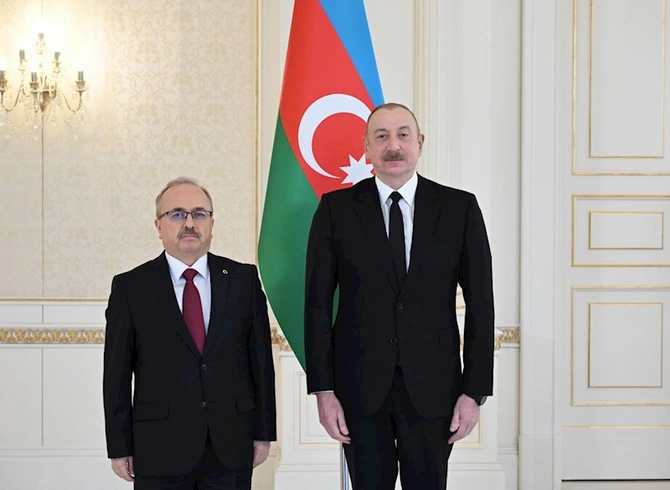 İlham Əliyev Türkiyənin yeni səfirinin etimadnaməsini qəbul edib — FOTOLAR (YENİLƏNİB)