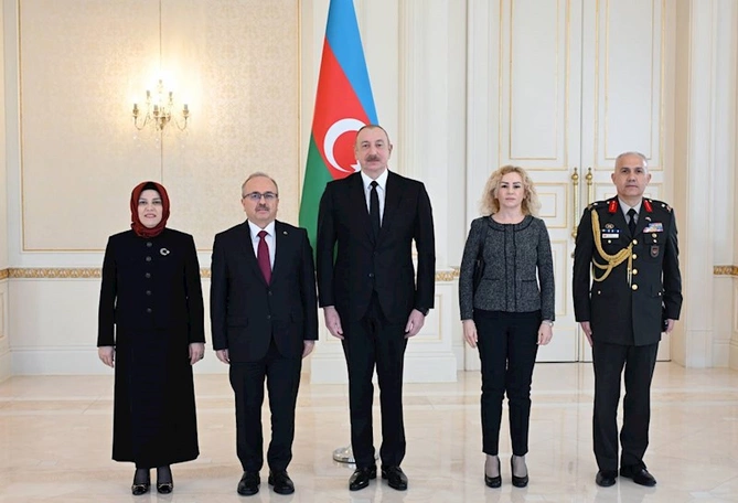 İlham Əliyev Türkiyənin yeni səfirinin etimadnaməsini qəbul edib — FOTOLAR (YENİLƏNİB)