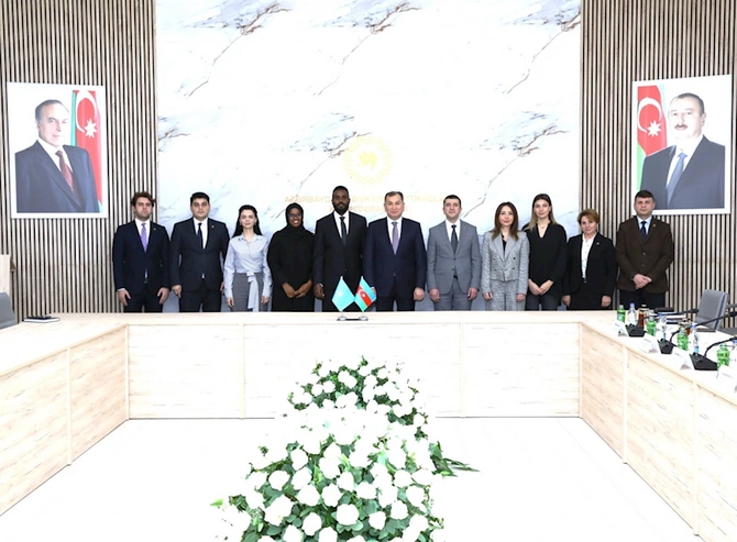 Azərbaycan və Somali həmkarlar ittifaqları arasında Anlaşma Memorandumu imzalanıb — FOTOLAR Azərbaycan və Somali həmkarlar ittifaqları arasında Anlaşma Memorandumu imzalanıb — FOTOLAR