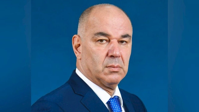 Dövlət qurumlarında yüksək vəzifələrdə çalışmış deputatlar — ADLAR