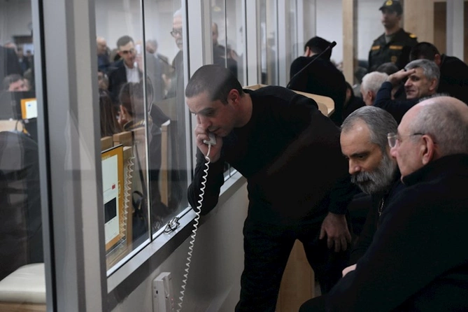 Arayikgilin növbəti məhkəməsi keçirildi — FOTOLAR