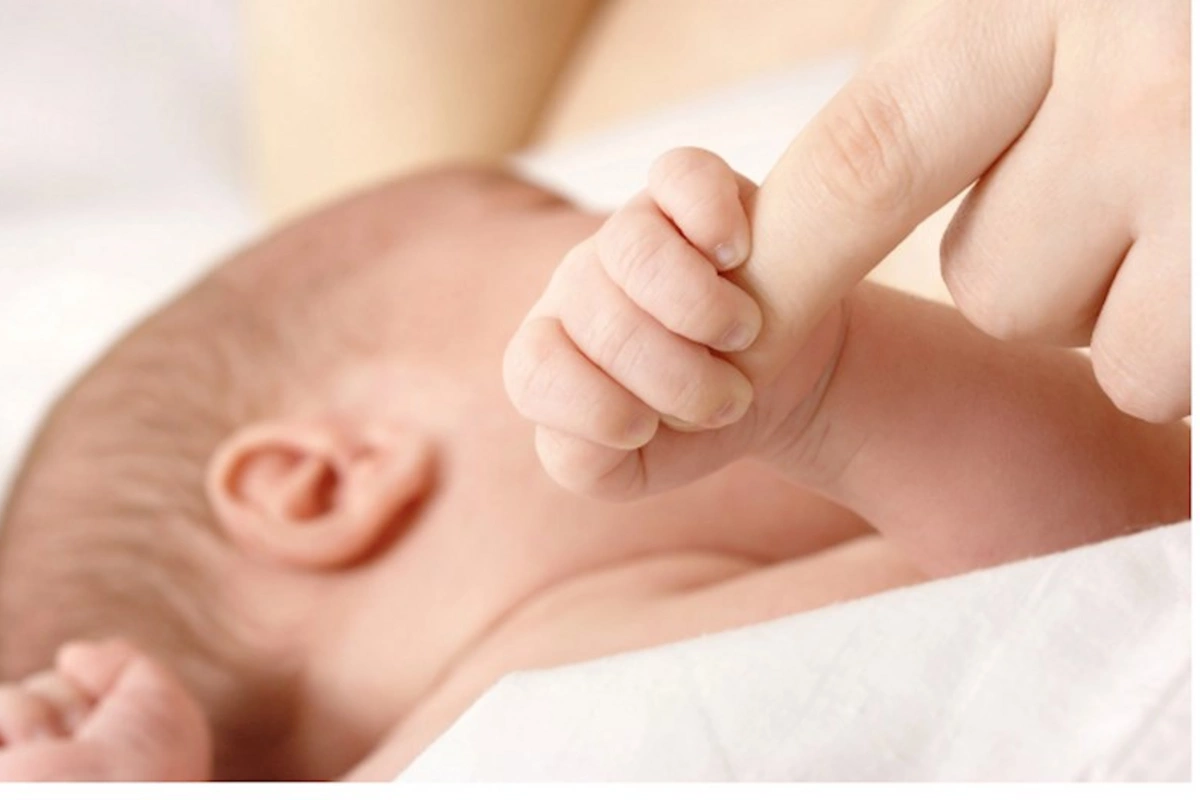 Uşaq yeməyi nə zaman ana südündən üstündür? — Pediatrdan açıqlama