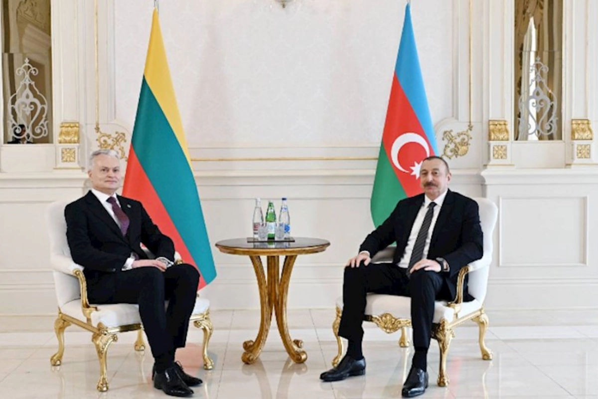 İlham Əliyev litvalı həmkarını təbrik etdi