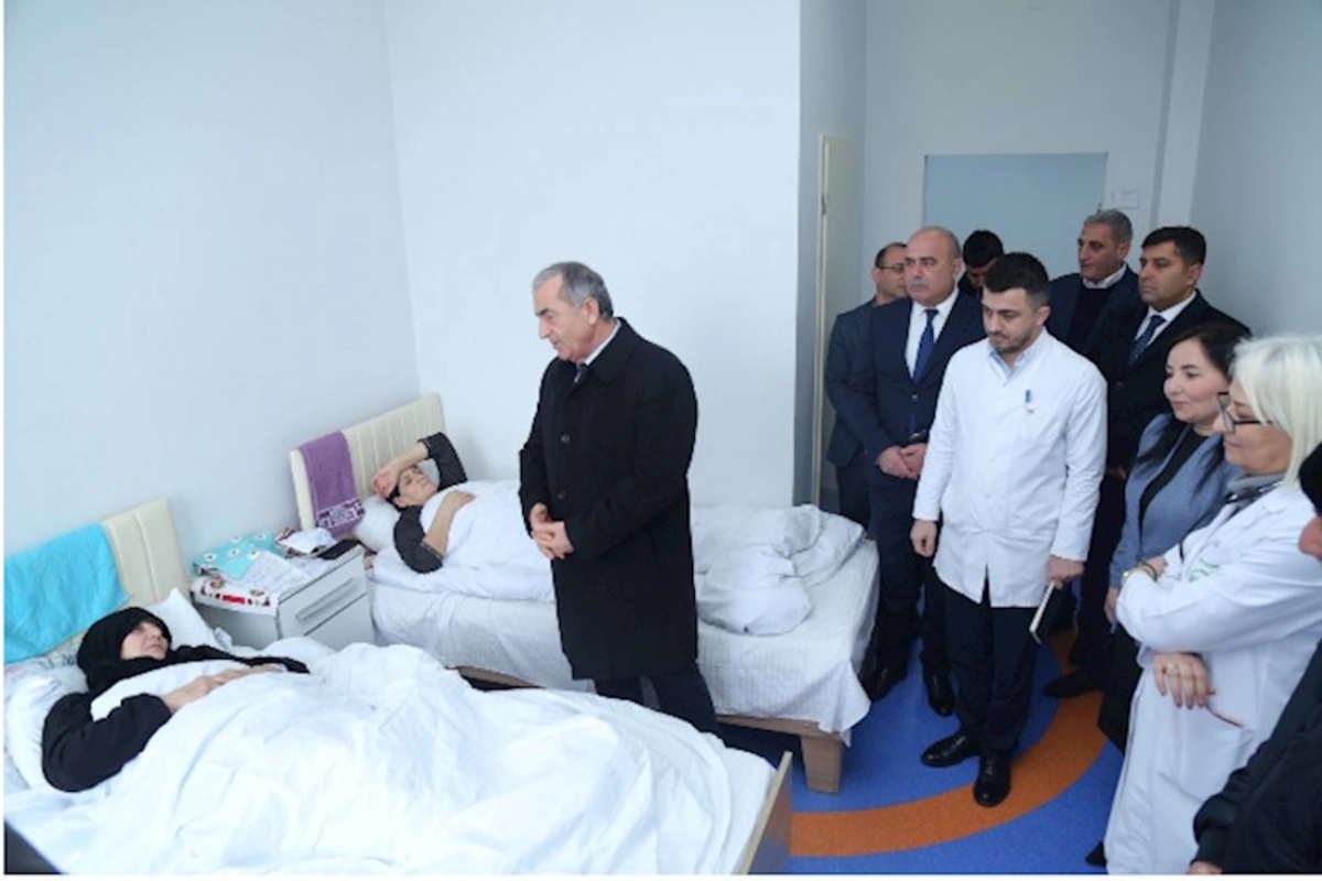 İcra başçısı xəstəxanada şəhid ailələri və qaziləri ziyarət etdi — FOTOLAR