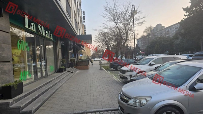 “Golden Horn” hotelindən QANUNSUZLUQ — AYNA-ya məxsus parklanma yerini ZƏBT EDİB (FOTOFAKT) “Golden Horn” hotelindən QANUNSUZLUQ — AYNA-ya məxsus parklanma yerini ZƏBT EDİB (FOTOFAKT)