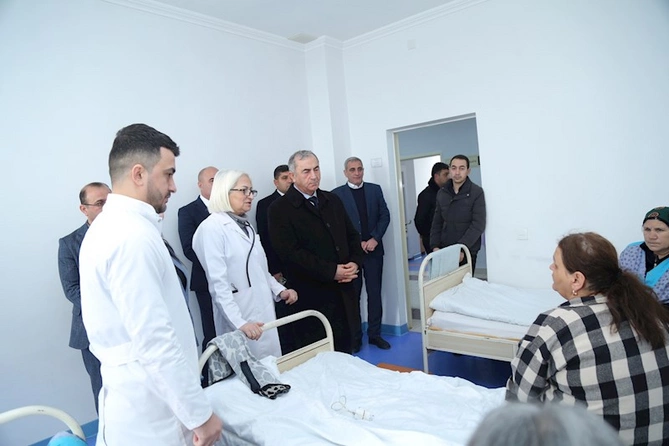 İcra başçısı xəstəxanada şəhid ailələri və qaziləri ziyarət etdi — FOTOLAR