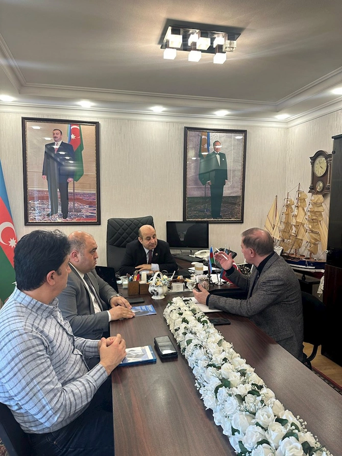 Dövlət Gömrük Komitəsi yanında İctimai Şuranın üzvləri Xəzər İsayevlə görüşdü — FOTOLAR Dövlət Gömrük Komitəsi yanında İctimai Şuranın üzvləri Xəzər İsayevlə görüşdü — FOTOLAR