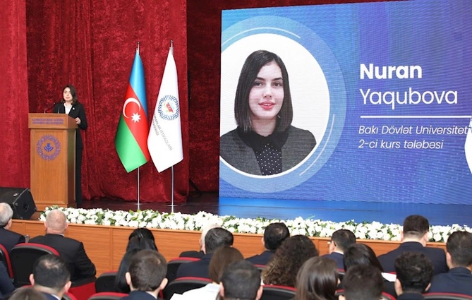 Bir qrup tələbəyə adlı təqaüd verilib — FOTOLAR Bir qrup tələbəyə adlı təqaüd verilib — FOTOLAR