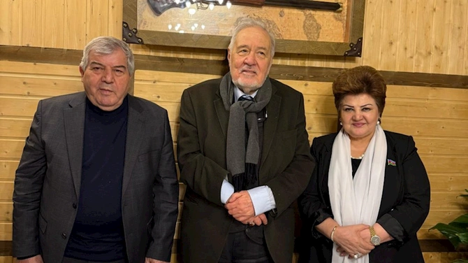 Tənzilə Rüstəmxanlı İlbər Ortaylı ilə görüşdü — FOTOLAR Tənzilə Rüstəmxanlı İlbər Ortaylı ilə görüşdü — FOTOLAR