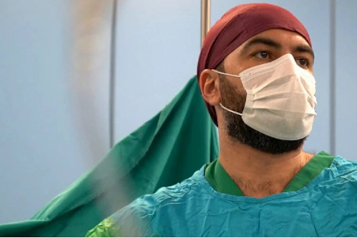 Əməliyyat zamanı “TikTok”da canlı açan cərrah nazirliyə ÇAĞRILDI
