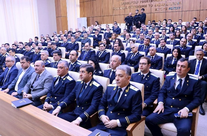 “İlin ən yaxşı prokuroru” mükafatı təqdim olundu — FOTOLAR “İlin ən yaxşı prokuroru” mükafatı təqdim olundu — FOTOLAR