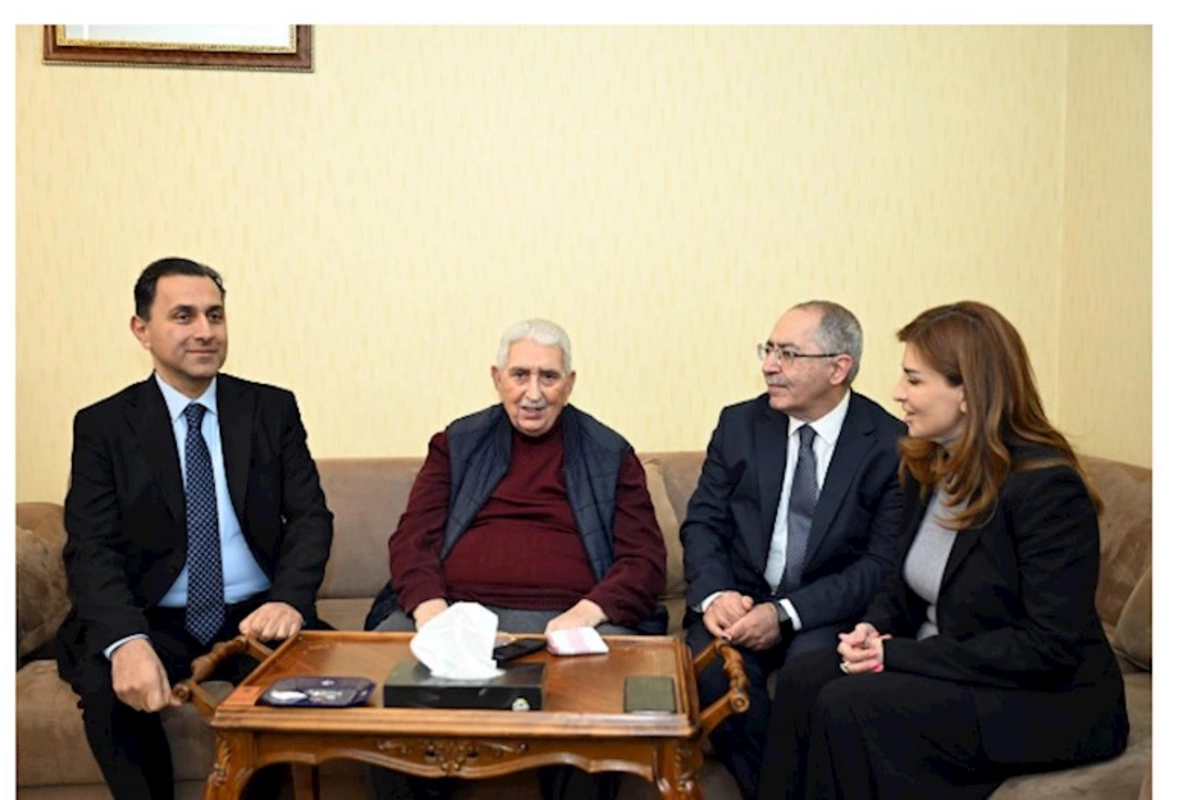 Mədəniyyət Nazirliyinin nümayəndələri Xalq artisti Arif Babayevi ziyarət ediblər — FOTOLAR
