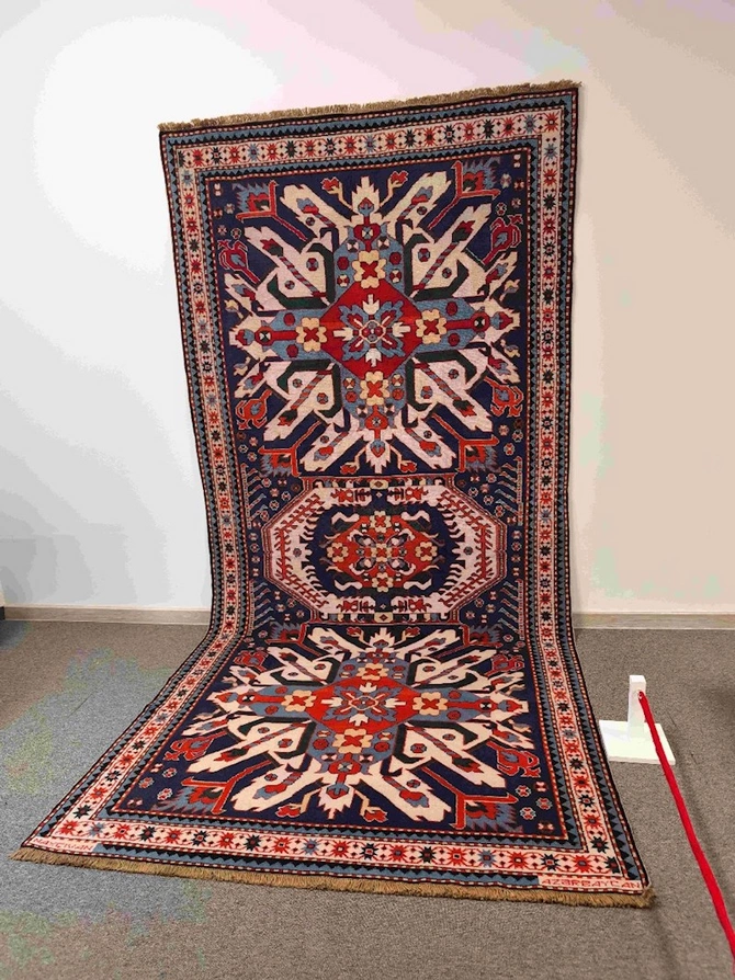 Praqa Azərbaycan Mədəniyyət Evində sərgi açılıb — FOTOLAR