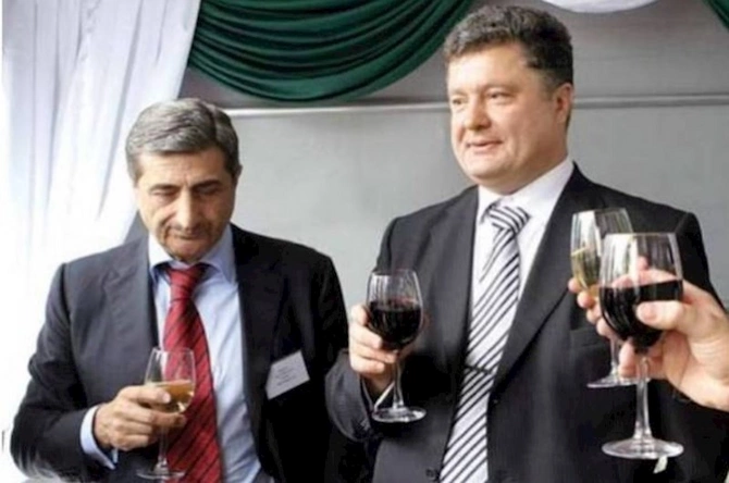 “Mercedes Benz-Azərbaycan”ın adı qalmaqalda: Dünya mediası sirrin üstünü necə açıb? — FOTOLAR