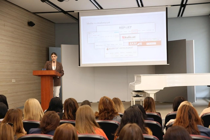 Mədəniyyət müəssisələrinin ictimaiyyətlə əlaqələrə məsul şəxsləri üçün seminar təşkil edilib — FOTOLAR