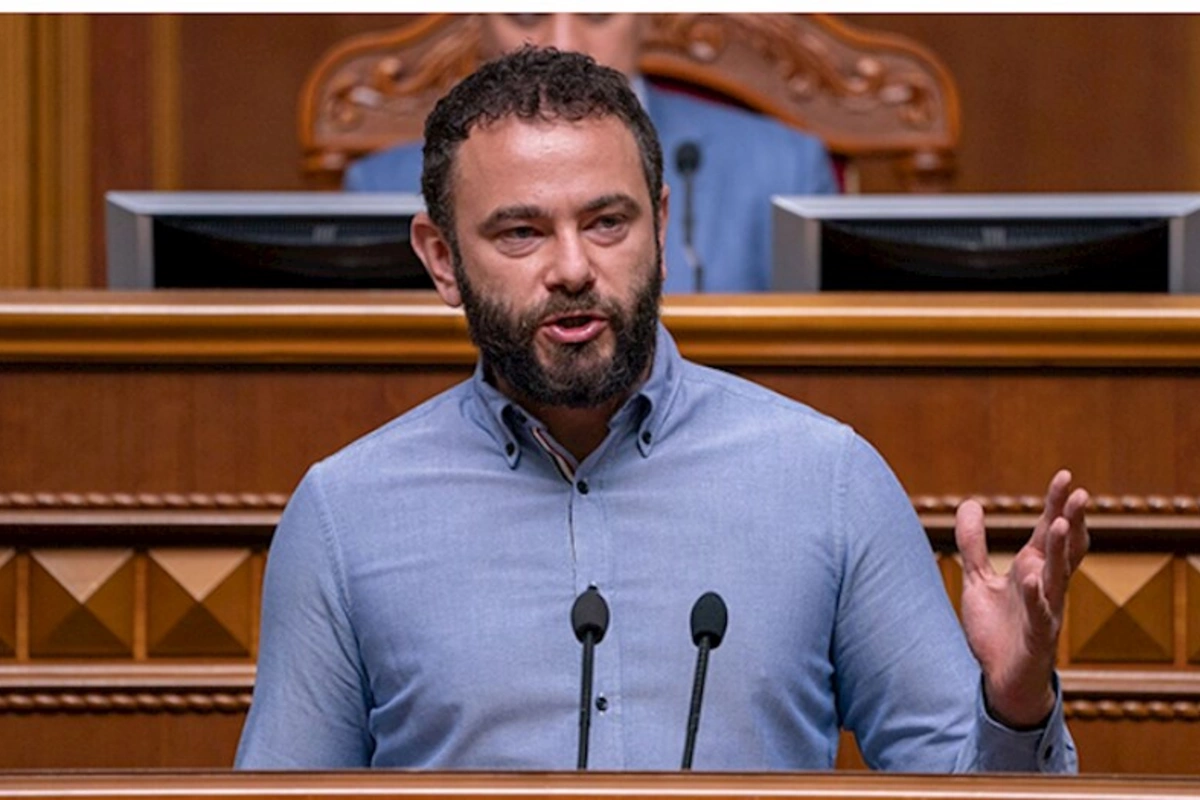 Ukrayna prezidentliyinə namizədliyini irəli sürdü