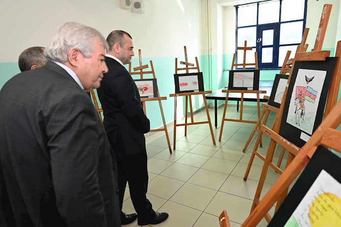 Bəxtiyar Vahabzadənin 100 illik yubileyi Ankarada adını daşıyan məktəbdə qeyd olunub — FOTOLAR Bəxtiyar Vahabzadənin 100 illik yubileyi Ankarada adını daşıyan məktəbdə qeyd olunub — FOTOLAR