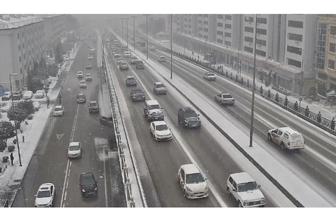 Sürüşkən yollar səbəbindən baş verən QƏZALAR — FOTOLAR Sürüşkən yollar səbəbindən baş verən QƏZALAR — FOTOLAR