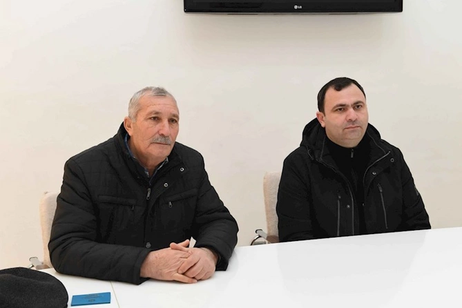 Komitə sədri Hacıqabulda vətəndaşları qəbul edib — FOTOLAR