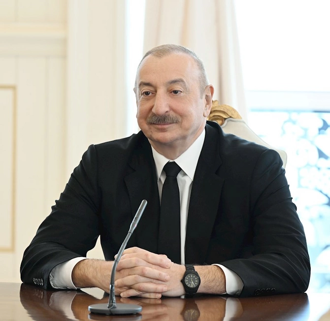 Prezidentin Şahbaz Şəriflə təkbətək görüşü başladı — FOTOLAR