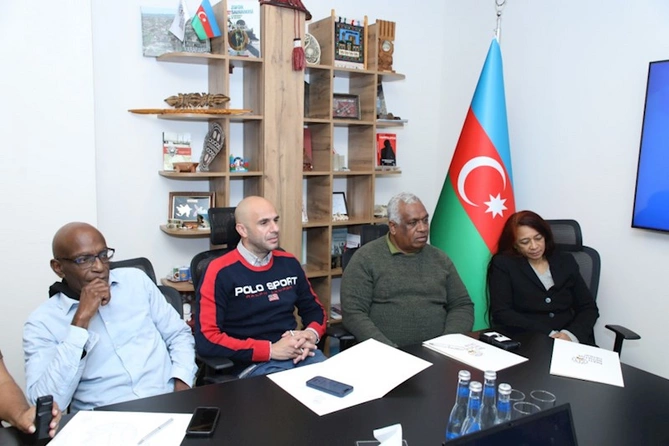 Bakı Təşəbbüs Qrupunun rəhbərliyi ilə xarici media nümayəndələri arasında görüş olub — FOTOLAR Bakı Təşəbbüs Qrupunun rəhbərliyi ilə xarici media nümayəndələri arasında görüş olub — FOTOLAR