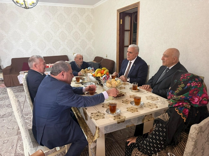 Milli Məclisin deputatı Vüqar Rəhimzadə Culfada seçiciləri ilə növbəti görüşünü keçirib — FOTOLAR Milli Məclisin deputatı Vüqar Rəhimzadə Culfada seçiciləri ilə növbəti görüşünü keçirib — FOTOLAR