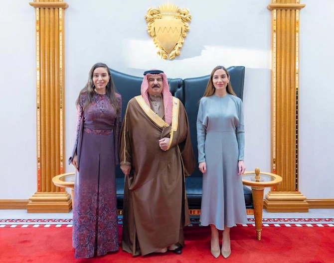 Bəhreyn Kralı Leyla Əliyeva və Arzu Əliyevanı qəbul edib — FOTOLAR Bəhreyn Kralı Leyla Əliyeva və Arzu Əliyevanı qəbul edib — FOTOLAR