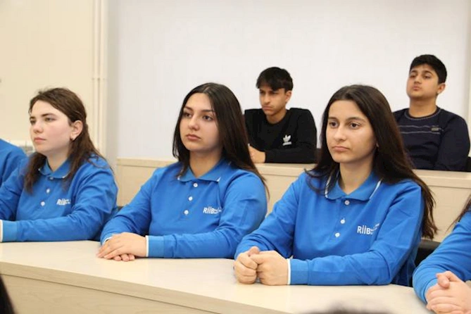 Qarabağ Universitetində Xocalı Soyqırımının 33-cü ildönümünə həsr olunan konfrans keçirilib — FOTOLAR Qarabağ Universitetində Xocalı Soyqırımının 33-cü ildönümünə həsr olunan konfrans keçirilib — FOTOLAR