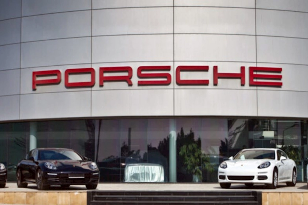 Porsche avtomobillərini Rusiyaya kimlər daşıyır? — VİDEO (YENİLƏNİB)