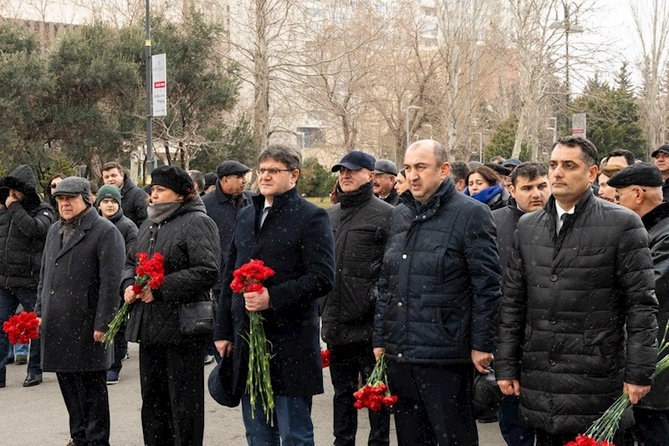 ETSN kollektivi Xocalı soyqırımı qurbanlarını anıb — FOTOLAR