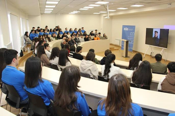 Qarabağ Universitetində Xocalı Soyqırımının 33-cü ildönümünə həsr olunan konfrans keçirilib — FOTOLAR Qarabağ Universitetində Xocalı Soyqırımının 33-cü ildönümünə həsr olunan konfrans keçirilib — FOTOLAR