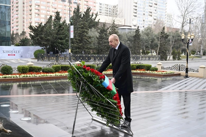 İlham Əliyev və Mehriban Əliyeva Xocalı soyqırımı abidəsini ziyarət ediblər — FOTOLAR İlham Əliyev və Mehriban Əliyeva Xocalı soyqırımı abidəsini ziyarət ediblər — FOTOLAR