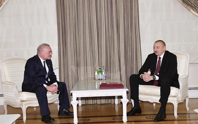 “Gəl anamın pasportunu sənə göstərim, gör ermənidir?”