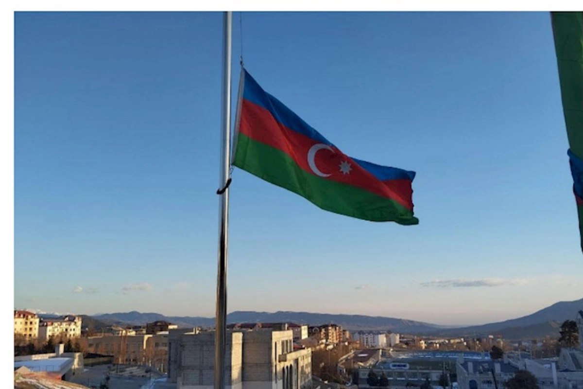 Xankəndi, Xocalı və Ağdərədə bayraqlar yarıya qədər ENDİRİLDİ — FOTOLAR