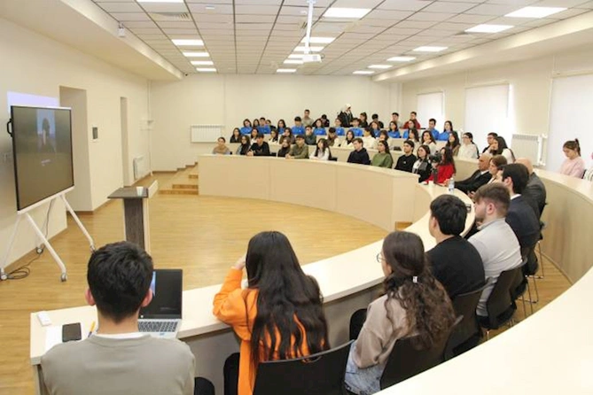 Qarabağ Universitetində Xocalı Soyqırımının 33-cü ildönümünə həsr olunan konfrans keçirilib — FOTOLAR Qarabağ Universitetində Xocalı Soyqırımının 33-cü ildönümünə həsr olunan konfrans keçirilib — FOTOLAR